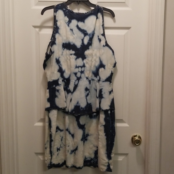 Dress - Picture 2 of 4